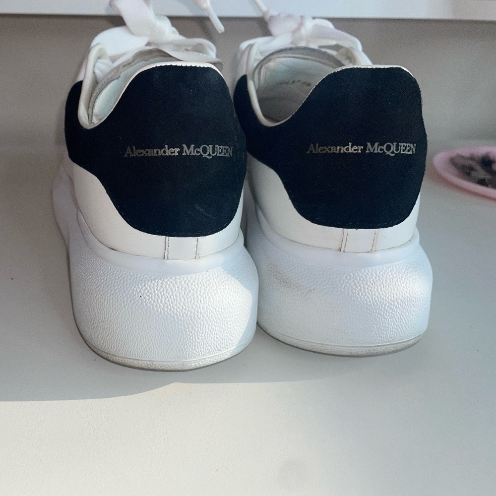 Alexander McQueen sneaker